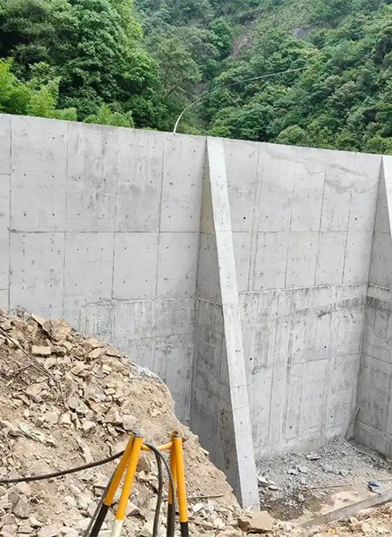 安阳殷都区重力式挡土墙