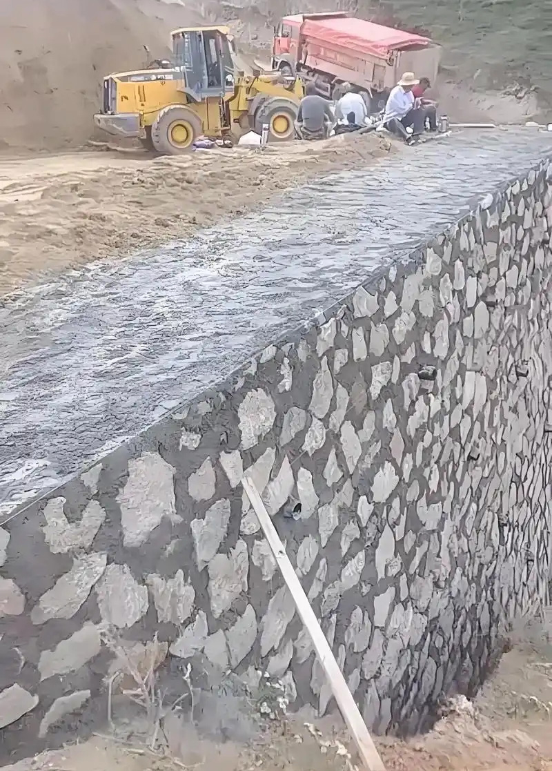 安阳殷都区边坡加固